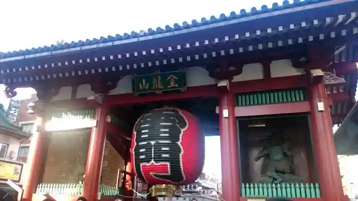 浅草寺の山門・神門