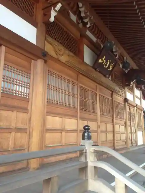 長泉寺の本殿