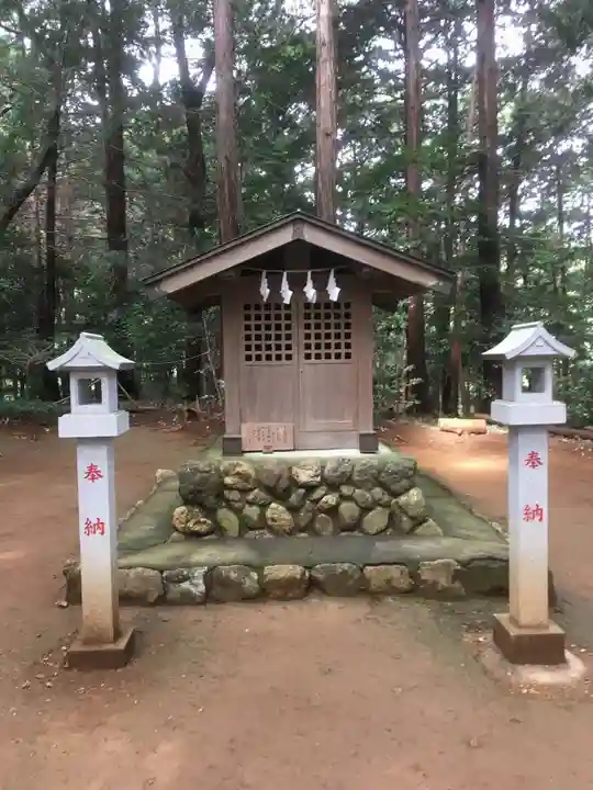 高麗神社の末社・摂社