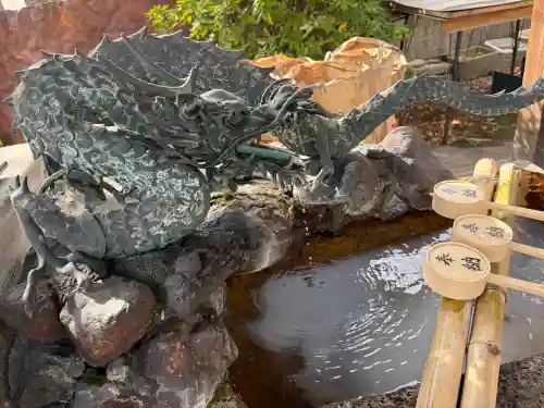 満足稲荷神社の{uncategorized: "未分類", other: "その他", undefined: "問題あり", building: "その他建物", grave: "お墓", sacred_gate: "鳥居", guardian: "狛犬", statue: "像", buddha: "仏像", history: "歴史", nature: "自然", garden: "庭園", animal: "動物", pagoda: "塔", temizu: "手水舎", mountain_gate: "山門・神門", sanctuary: "本殿・本堂", subordinate: "末社・摂社", art: "芸術", scenery: "景色", jizo: "地蔵", ema: "絵馬", goshuin: "御朱印", omikuji: "おみくじ", items: "授与品その他", amulet: "お守り", goshuincho: "御朱印帳", eats: "食事", festival: "お祭り", votive_dance: "神楽", shichigosan: "七五三参", wedding: "結婚式", experience: "体験その他", initially: "初詣", around: "周辺", anti_infection: "感染症対策"}