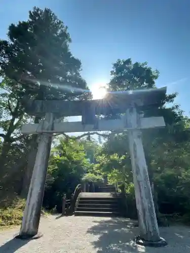 黒髪神社の{uncategorized: "未分類", other: "その他", undefined: "問題あり", building: "その他建物", grave: "お墓", sacred_gate: "鳥居", guardian: "狛犬", statue: "像", buddha: "仏像", history: "歴史", nature: "自然", garden: "庭園", animal: "動物", pagoda: "塔", temizu: "手水舎", mountain_gate: "山門・神門", sanctuary: "本殿・本堂", subordinate: "末社・摂社", art: "芸術", scenery: "景色", jizo: "地蔵", ema: "絵馬", goshuin: "御朱印", omikuji: "おみくじ", items: "授与品その他", amulet: "お守り", goshuincho: "御朱印帳", eats: "食事", festival: "お祭り", votive_dance: "神楽", shichigosan: "七五三参", wedding: "結婚式", experience: "体験その他", initially: "初詣", around: "周辺", anti_infection: "感染症対策"}