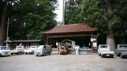 伊和神社の山門