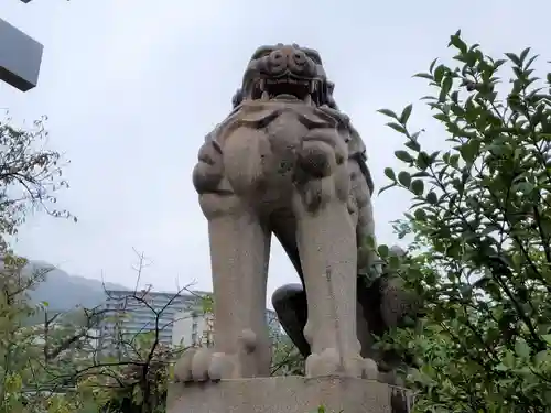 兵庫縣神戸護國神社の狛犬