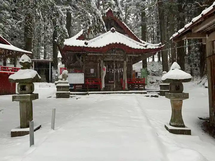 須賀尾諏訪神社の本殿・本堂