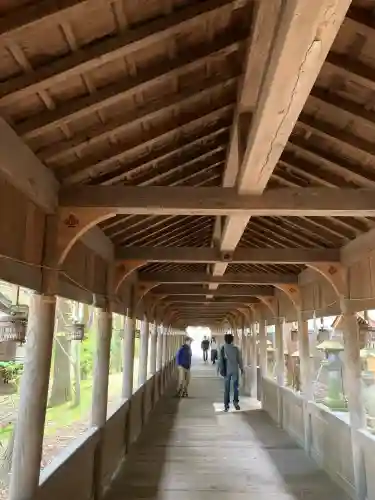 諏訪大社の{uncategorized: "未分類", other: "その他", undefined: "問題あり", building: "その他建物", grave: "お墓", sacred_gate: "鳥居", guardian: "狛犬", statue: "像", buddha: "仏像", history: "歴史", nature: "自然", garden: "庭園", animal: "動物", pagoda: "塔", temizu: "手水舎", mountain_gate: "山門・神門", sanctuary: "本殿・本堂", subordinate: "末社・摂社", art: "芸術", scenery: "景色", jizo: "地蔵", ema: "絵馬", goshuin: "御朱印", omikuji: "おみくじ", items: "授与品その他", amulet: "お守り", goshuincho: "御朱印帳", eats: "食事", festival: "お祭り", votive_dance: "神楽", shichigosan: "七五三参", wedding: "結婚式", experience: "体験その他", initially: "初詣", around: "周辺", anti_infection: "感染症対策"}