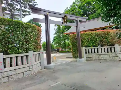 中野沼袋氷川神社の鳥居