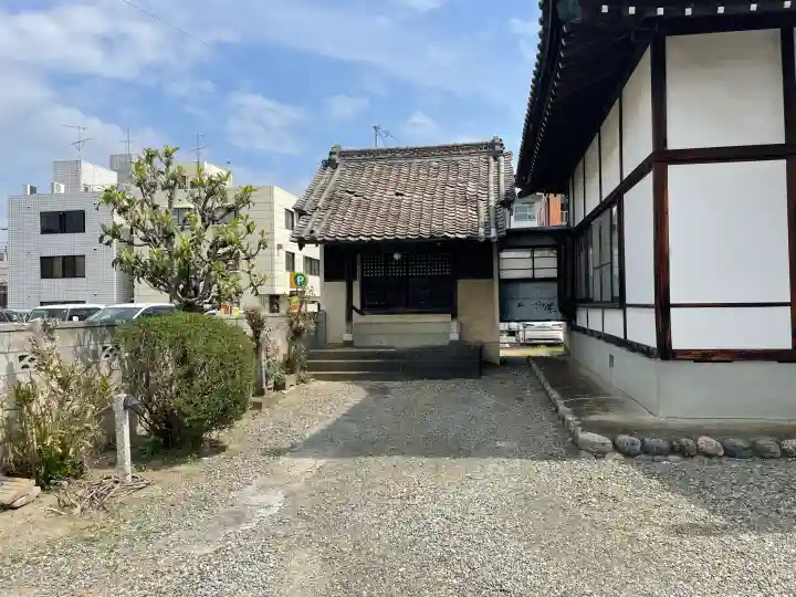 賢勝院の{uncategorized: "未分類", other: "その他", undefined: "問題あり", building: "その他建物", grave: "お墓", sacred_gate: "鳥居", guardian: "狛犬", statue: "像", buddha: "仏像", history: "歴史", nature: "自然", garden: "庭園", animal: "動物", pagoda: "塔", temizu: "手水舎", mountain_gate: "山門・神門", sanctuary: "本殿・本堂", subordinate: "末社・摂社", art: "芸術", scenery: "景色", jizo: "地蔵", ema: "絵馬", goshuin: "御朱印", omikuji: "おみくじ", items: "授与品その他", amulet: "お守り", goshuincho: "御朱印帳", eats: "食事", festival: "お祭り", votive_dance: "神楽", shichigosan: "七五三参", wedding: "結婚式", experience: "体験その他", initially: "初詣", around: "周辺", anti_infection: "感染症対策"}