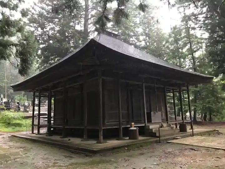 松尾寺の本殿・本堂