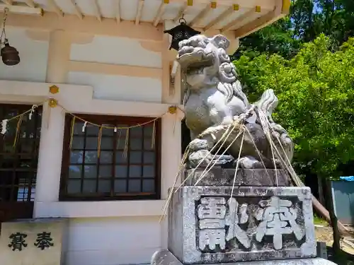 八劔神社（吉池八剱社）の狛犬