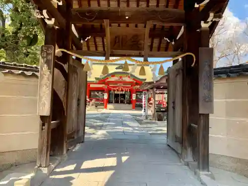呉服神社の山門・神門