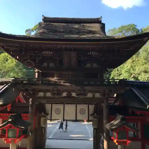 石上神宮の山門