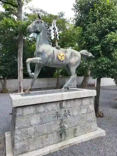 石清尾八幡宮の像