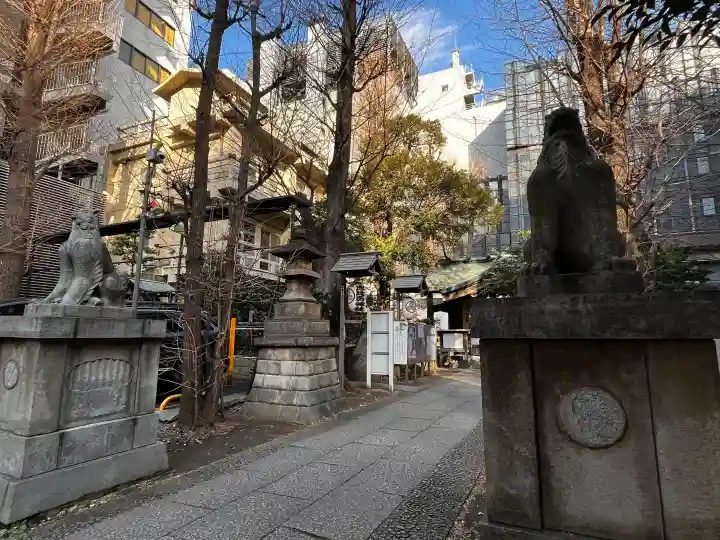 稲荷鬼王神社の{uncategorized: "未分類", other: "その他", undefined: "問題あり", building: "その他建物", grave: "お墓", sacred_gate: "鳥居", guardian: "狛犬", statue: "像", buddha: "仏像", history: "歴史", nature: "自然", garden: "庭園", animal: "動物", pagoda: "塔", temizu: "手水舎", mountain_gate: "山門・神門", sanctuary: "本殿・本堂", subordinate: "末社・摂社", art: "芸術", scenery: "景色", jizo: "地蔵", ema: "絵馬", goshuin: "御朱印", omikuji: "おみくじ", items: "授与品その他", amulet: "お守り", goshuincho: "御朱印帳", eats: "食事", festival: "お祭り", votive_dance: "神楽", shichigosan: "七五三参", wedding: "結婚式", experience: "体験その他", initially: "初詣", around: "周辺", anti_infection: "感染症対策"}