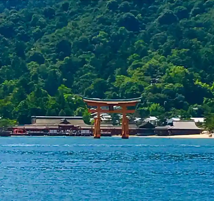 厳島神社の鳥居