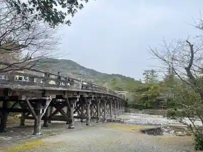 伊勢神宮内宮（皇大神宮）の{uncategorized: "未分類", other: "その他", undefined: "問題あり", building: "その他建物", grave: "お墓", sacred_gate: "鳥居", guardian: "狛犬", statue: "像", buddha: "仏像", history: "歴史", nature: "自然", garden: "庭園", animal: "動物", pagoda: "塔", temizu: "手水舎", mountain_gate: "山門・神門", sanctuary: "本殿・本堂", subordinate: "末社・摂社", art: "芸術", scenery: "景色", jizo: "地蔵", ema: "絵馬", goshuin: "御朱印", omikuji: "おみくじ", items: "授与品その他", amulet: "お守り", goshuincho: "御朱印帳", eats: "食事", festival: "お祭り", votive_dance: "神楽", shichigosan: "七五三参", wedding: "結婚式", experience: "体験その他", initially: "初詣", around: "周辺", anti_infection: "感染症対策"}
