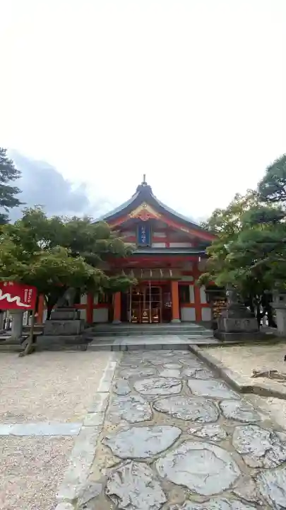 紅葉八幡宮の{uncategorized: "未分類", other: "その他", undefined: "問題あり", building: "その他建物", grave: "お墓", sacred_gate: "鳥居", guardian: "狛犬", statue: "像", buddha: "仏像", history: "歴史", nature: "自然", garden: "庭園", animal: "動物", pagoda: "塔", temizu: "手水舎", mountain_gate: "山門・神門", sanctuary: "本殿・本堂", subordinate: "末社・摂社", art: "芸術", scenery: "景色", jizo: "地蔵", ema: "絵馬", goshuin: "御朱印", omikuji: "おみくじ", items: "授与品その他", amulet: "お守り", goshuincho: "御朱印帳", eats: "食事", festival: "お祭り", votive_dance: "神楽", shichigosan: "七五三参", wedding: "結婚式", experience: "体験その他", initially: "初詣", around: "周辺", anti_infection: "感染症対策"}