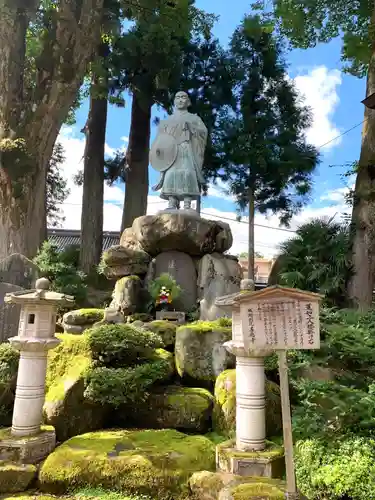 城端別院善徳寺の像