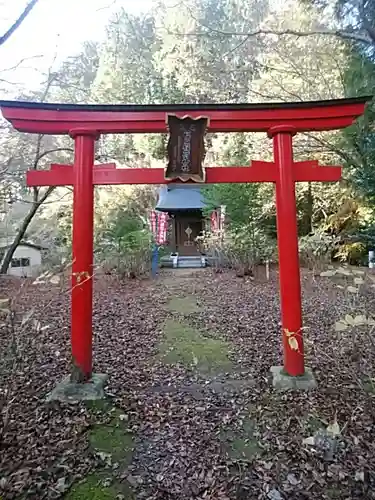 霊山神社の末社