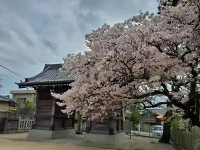 御厨神社の山門・神門
