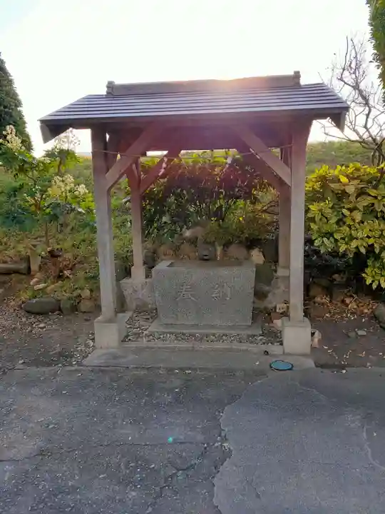 旅立稲荷神社の手水舎