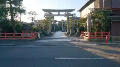 西院春日神社の鳥居