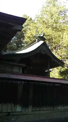 諏訪神社の本殿