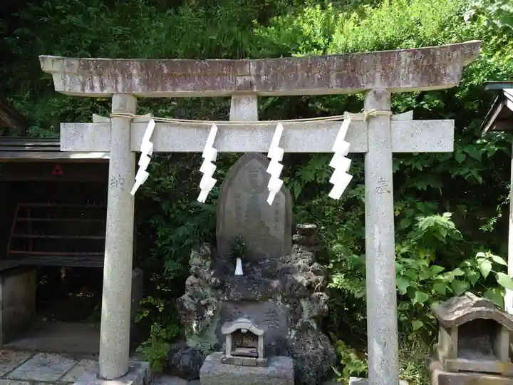 銭洗弁財天宇賀福神社(神奈川県)