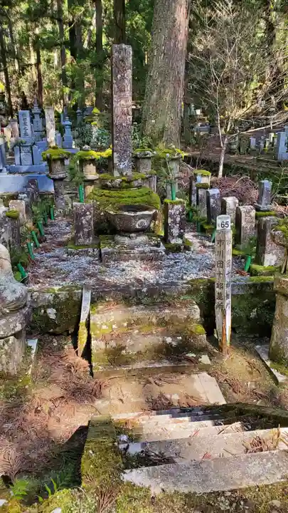 高野山金剛峯寺奥の院(和歌山県)