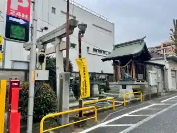 成増氷川神社の{uncategorized: "未分類", other: "その他", undefined: "問題あり", building: "その他建物", grave: "お墓", sacred_gate: "鳥居", guardian: "狛犬", statue: "像", buddha: "仏像", history: "歴史", nature: "自然", garden: "庭園", animal: "動物", pagoda: "塔", temizu: "手水舎", mountain_gate: "山門・神門", sanctuary: "本殿・本堂", subordinate: "末社・摂社", art: "芸術", scenery: "景色", jizo: "地蔵", ema: "絵馬", goshuin: "御朱印", omikuji: "おみくじ", items: "授与品その他", amulet: "お守り", goshuincho: "御朱印帳", eats: "食事", festival: "お祭り", votive_dance: "神楽", shichigosan: "七五三参", wedding: "結婚式", experience: "体験その他", initially: "初詣", around: "周辺", anti_infection: "感染症対策"}