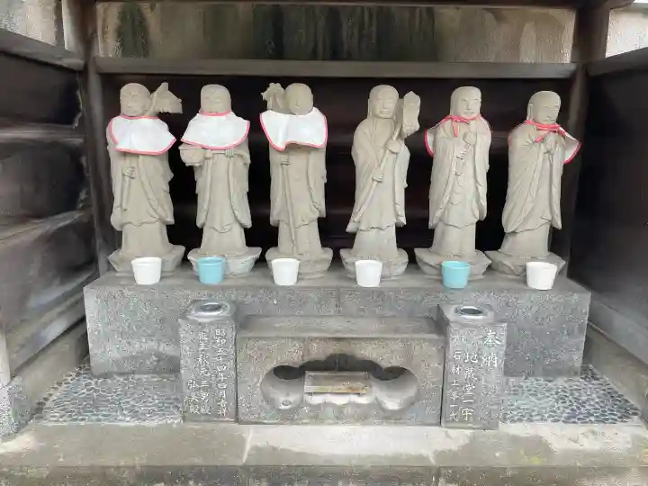 観音寺の{uncategorized: "未分類", other: "その他", undefined: "問題あり", building: "その他建物", grave: "お墓", sacred_gate: "鳥居", guardian: "狛犬", statue: "像", buddha: "仏像", history: "歴史", nature: "自然", garden: "庭園", animal: "動物", pagoda: "塔", temizu: "手水舎", mountain_gate: "山門・神門", sanctuary: "本殿・本堂", subordinate: "末社・摂社", art: "芸術", scenery: "景色", jizo: "地蔵", ema: "絵馬", goshuin: "御朱印", omikuji: "おみくじ", items: "授与品その他", amulet: "お守り", goshuincho: "御朱印帳", eats: "食事", festival: "お祭り", votive_dance: "神楽", shichigosan: "七五三参", wedding: "結婚式", experience: "体験その他", initially: "初詣", around: "周辺", anti_infection: "感染症対策"}