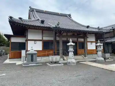 広潭寺の{uncategorized: "未分類", other: "その他", undefined: "問題あり", building: "その他建物", grave: "お墓", sacred_gate: "鳥居", guardian: "狛犬", statue: "像", buddha: "仏像", history: "歴史", nature: "自然", garden: "庭園", animal: "動物", pagoda: "塔", temizu: "手水舎", mountain_gate: "山門・神門", sanctuary: "本殿・本堂", subordinate: "末社・摂社", art: "芸術", scenery: "景色", jizo: "地蔵", ema: "絵馬", goshuin: "御朱印", omikuji: "おみくじ", items: "授与品その他", amulet: "お守り", goshuincho: "御朱印帳", eats: "食事", festival: "お祭り", votive_dance: "神楽", shichigosan: "七五三参", wedding: "結婚式", experience: "体験その他", initially: "初詣", around: "周辺", anti_infection: "感染症対策"}