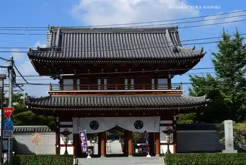 伝通院の山門・神門