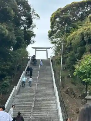 大洗磯前神社の{uncategorized: "未分類", other: "その他", undefined: "問題あり", building: "その他建物", grave: "お墓", sacred_gate: "鳥居", guardian: "狛犬", statue: "像", buddha: "仏像", history: "歴史", nature: "自然", garden: "庭園", animal: "動物", pagoda: "塔", temizu: "手水舎", mountain_gate: "山門・神門", sanctuary: "本殿・本堂", subordinate: "末社・摂社", art: "芸術", scenery: "景色", jizo: "地蔵", ema: "絵馬", goshuin: "御朱印", omikuji: "おみくじ", items: "授与品その他", amulet: "お守り", goshuincho: "御朱印帳", eats: "食事", festival: "お祭り", votive_dance: "神楽", shichigosan: "七五三参", wedding: "結婚式", experience: "体験その他", initially: "初詣", around: "周辺", anti_infection: "感染症対策"}