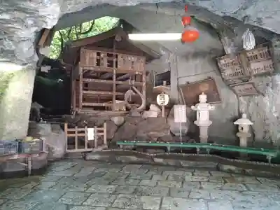 銭洗弁財天宇賀福神社(神奈川県)