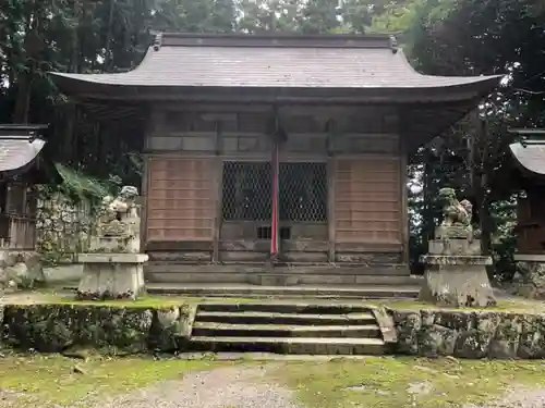 二村神社の本殿・本堂