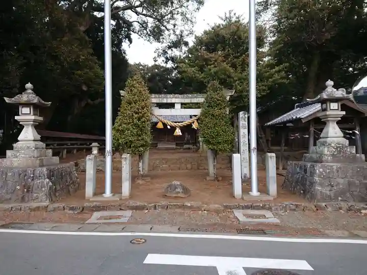 白鳥神社(白鳥町)の本殿・本堂