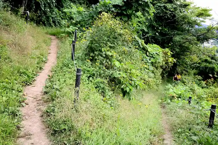 虻田神社の庭園