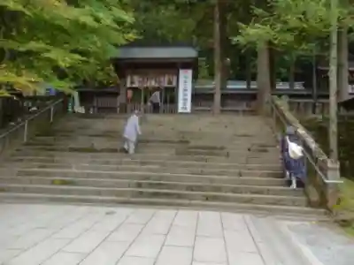 諏訪大社の山門・神門