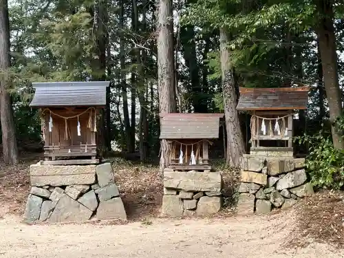 知波夜比古神社の{uncategorized: "未分類", other: "その他", undefined: "問題あり", building: "その他建物", grave: "お墓", sacred_gate: "鳥居", guardian: "狛犬", statue: "像", buddha: "仏像", history: "歴史", nature: "自然", garden: "庭園", animal: "動物", pagoda: "塔", temizu: "手水舎", mountain_gate: "山門・神門", sanctuary: "本殿・本堂", subordinate: "末社・摂社", art: "芸術", scenery: "景色", jizo: "地蔵", ema: "絵馬", goshuin: "御朱印", omikuji: "おみくじ", items: "授与品その他", amulet: "お守り", goshuincho: "御朱印帳", eats: "食事", festival: "お祭り", votive_dance: "神楽", shichigosan: "七五三参", wedding: "結婚式", experience: "体験その他", initially: "初詣", around: "周辺", anti_infection: "感染症対策"}