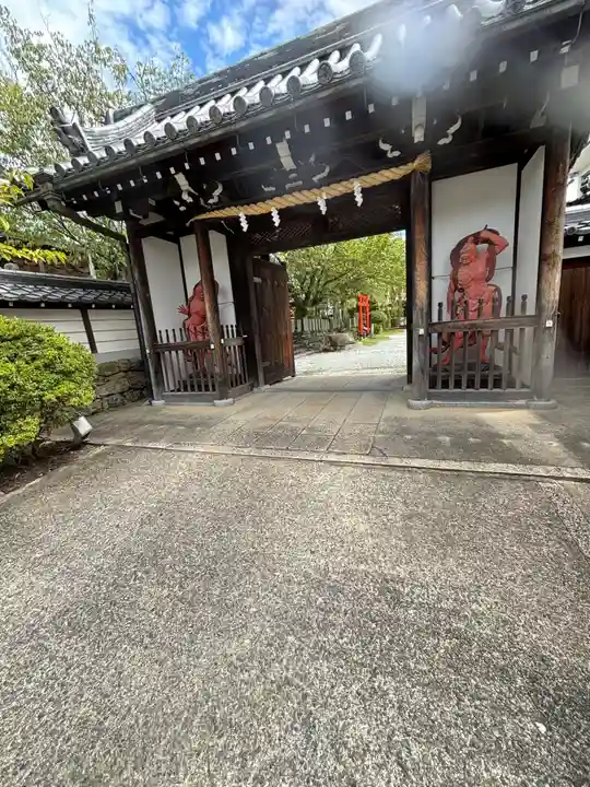 櫻本坊の山門・神門