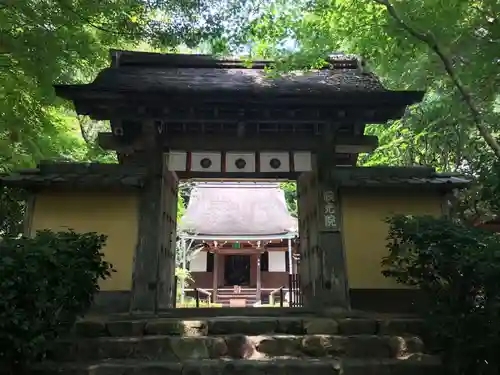 寂光院の山門・神門
