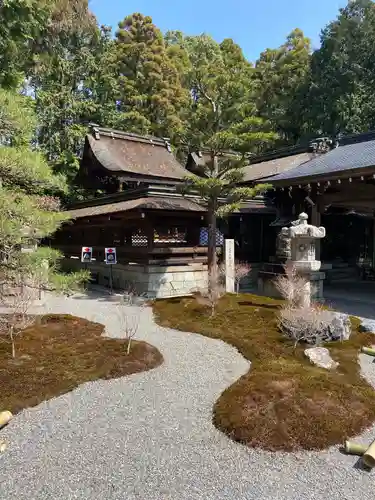 建部大社の庭園