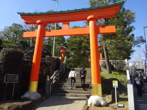 穴八幡宮の鳥居