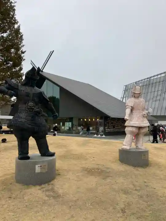 武蔵野坐令和神社の{uncategorized: "未分類", other: "その他", undefined: "問題あり", building: "その他建物", grave: "お墓", sacred_gate: "鳥居", guardian: "狛犬", statue: "像", buddha: "仏像", history: "歴史", nature: "自然", garden: "庭園", animal: "動物", pagoda: "塔", temizu: "手水舎", mountain_gate: "山門・神門", sanctuary: "本殿・本堂", subordinate: "末社・摂社", art: "芸術", scenery: "景色", jizo: "地蔵", ema: "絵馬", goshuin: "御朱印", omikuji: "おみくじ", items: "授与品その他", amulet: "お守り", goshuincho: "御朱印帳", eats: "食事", festival: "お祭り", votive_dance: "神楽", shichigosan: "七五三参", wedding: "結婚式", experience: "体験その他", initially: "初詣", around: "周辺", anti_infection: "感染症対策"}