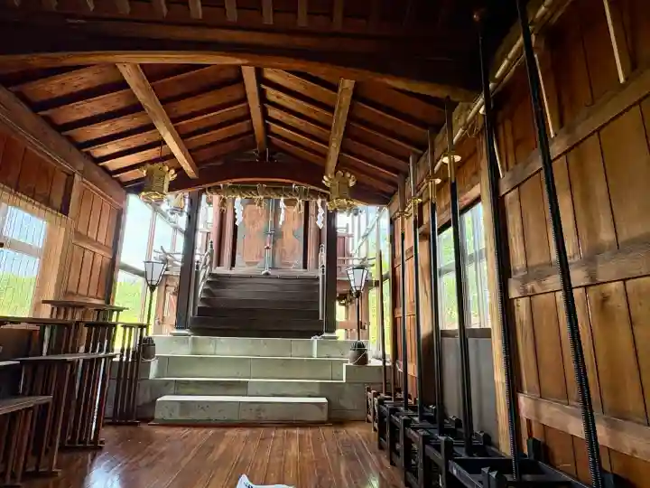 黒龍神社の{uncategorized: "未分類", other: "その他", undefined: "問題あり", building: "その他建物", grave: "お墓", sacred_gate: "鳥居", guardian: "狛犬", statue: "像", buddha: "仏像", history: "歴史", nature: "自然", garden: "庭園", animal: "動物", pagoda: "塔", temizu: "手水舎", mountain_gate: "山門・神門", sanctuary: "本殿・本堂", subordinate: "末社・摂社", art: "芸術", scenery: "景色", jizo: "地蔵", ema: "絵馬", goshuin: "御朱印", omikuji: "おみくじ", items: "授与品その他", amulet: "お守り", goshuincho: "御朱印帳", eats: "食事", festival: "お祭り", votive_dance: "神楽", shichigosan: "七五三参", wedding: "結婚式", experience: "体験その他", initially: "初詣", around: "周辺", anti_infection: "感染症対策"}