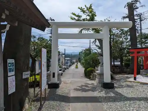 日々神社の鳥居