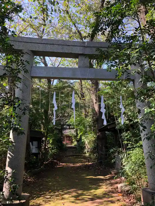 頼政神社の鳥居
