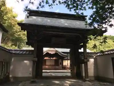 西山興隆寺の山門・神門