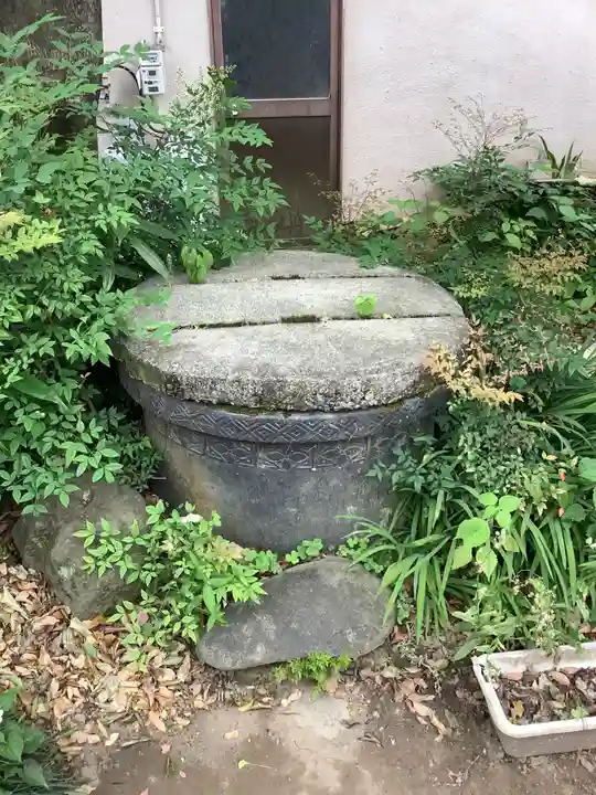 秋葉三尺坊大士 大士堂(秋葉教会)の手水舎