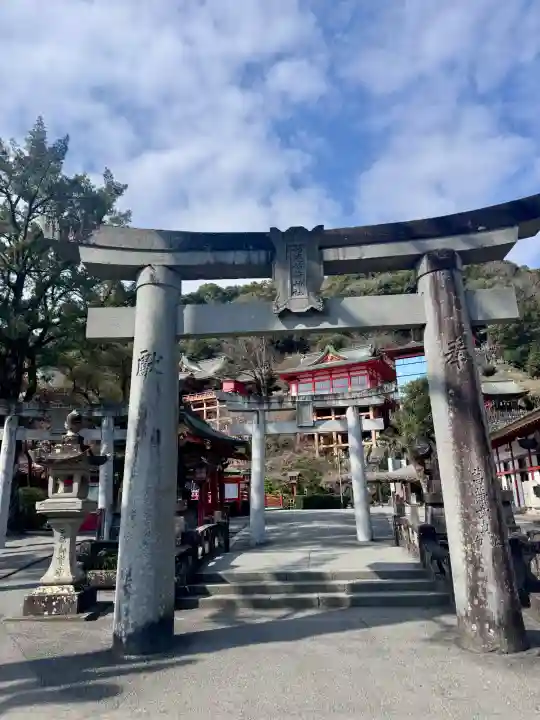 祐徳稲荷神社の{uncategorized: "未分類", other: "その他", undefined: "問題あり", building: "その他建物", grave: "お墓", sacred_gate: "鳥居", guardian: "狛犬", statue: "像", buddha: "仏像", history: "歴史", nature: "自然", garden: "庭園", animal: "動物", pagoda: "塔", temizu: "手水舎", mountain_gate: "山門・神門", sanctuary: "本殿・本堂", subordinate: "末社・摂社", art: "芸術", scenery: "景色", jizo: "地蔵", ema: "絵馬", goshuin: "御朱印", omikuji: "おみくじ", items: "授与品その他", amulet: "お守り", goshuincho: "御朱印帳", eats: "食事", festival: "お祭り", votive_dance: "神楽", shichigosan: "七五三参", wedding: "結婚式", experience: "体験その他", initially: "初詣", around: "周辺", anti_infection: "感染症対策"}
